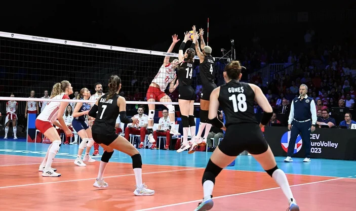 filenin-sultanlari-cev-avrupa-sampiyonasinda-yari-finalde_f7333801