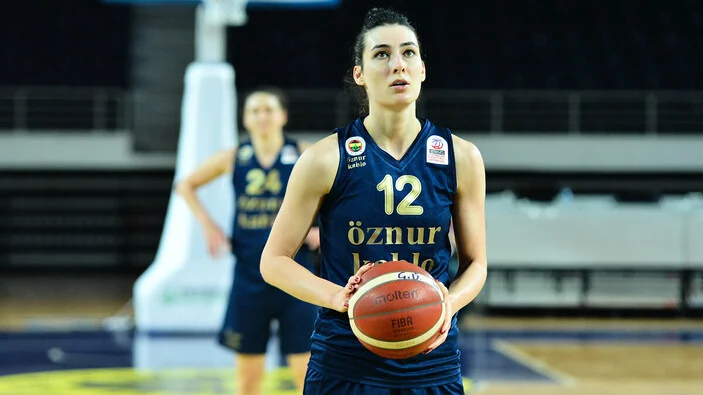 milli-basketbolcu-tugce-canitez-kariyerini-noktaladi_e0450463