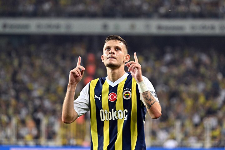 Bayer Leverkusen, Fenerbahçe'nin Yıldızı Szymanski İçin Kapıyı Araladı Transfer Görüşmeleri İddiaları