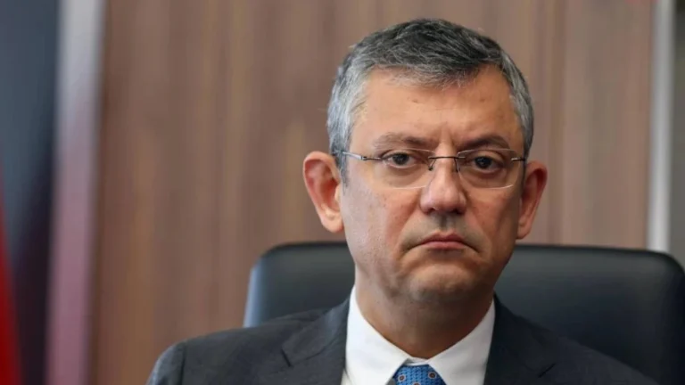 CHP'de İstifaların Ardı Arkası Kesilmiyor Parti İçi Dinamiklerde Büyük Değişim
