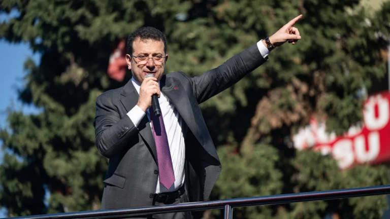 Ekrem İmamoğlu, Murat Kurum'un Vaatlerine Tepki Gösterdi Projelerimizi Sahipleniyorlar
